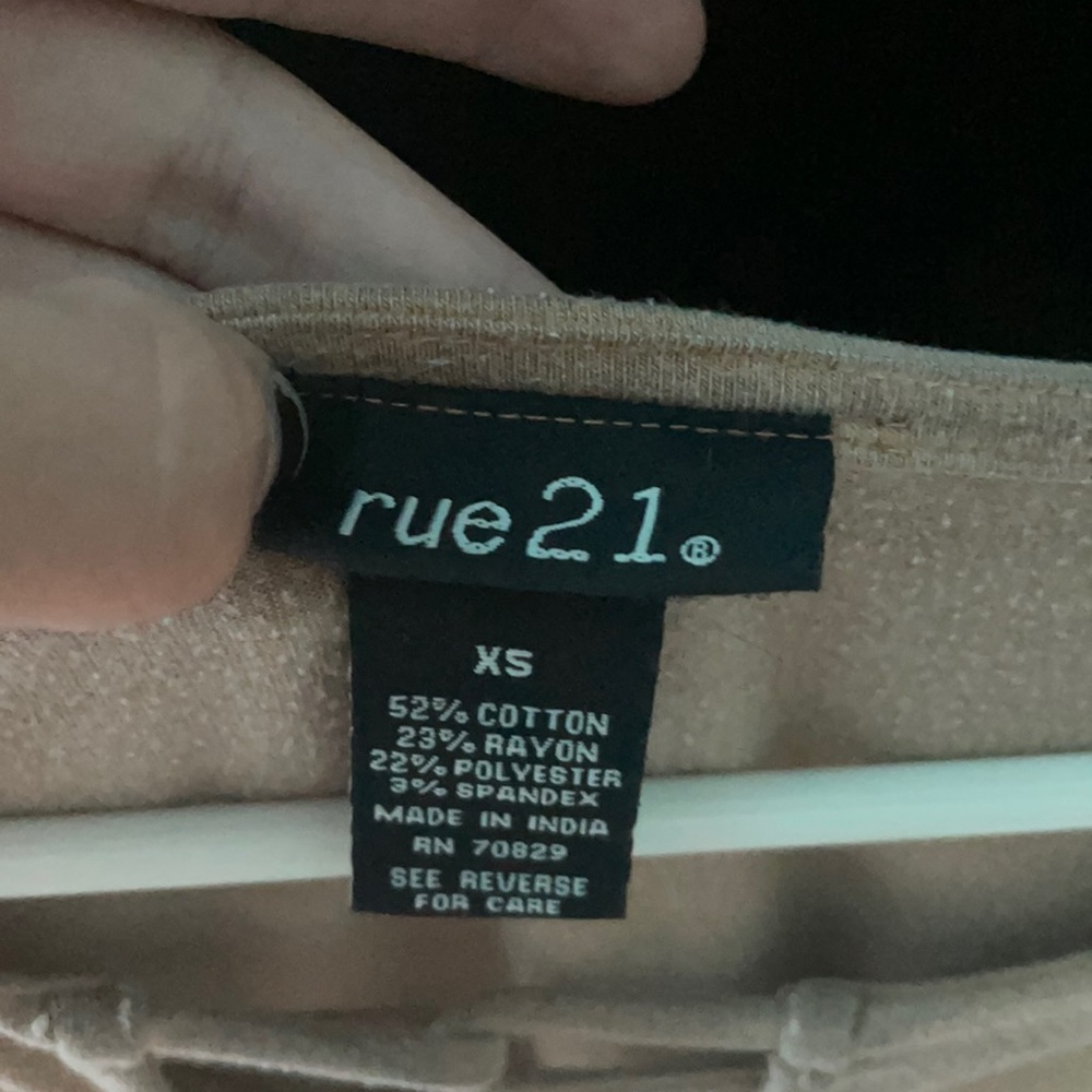 Women’s tan t-shirt